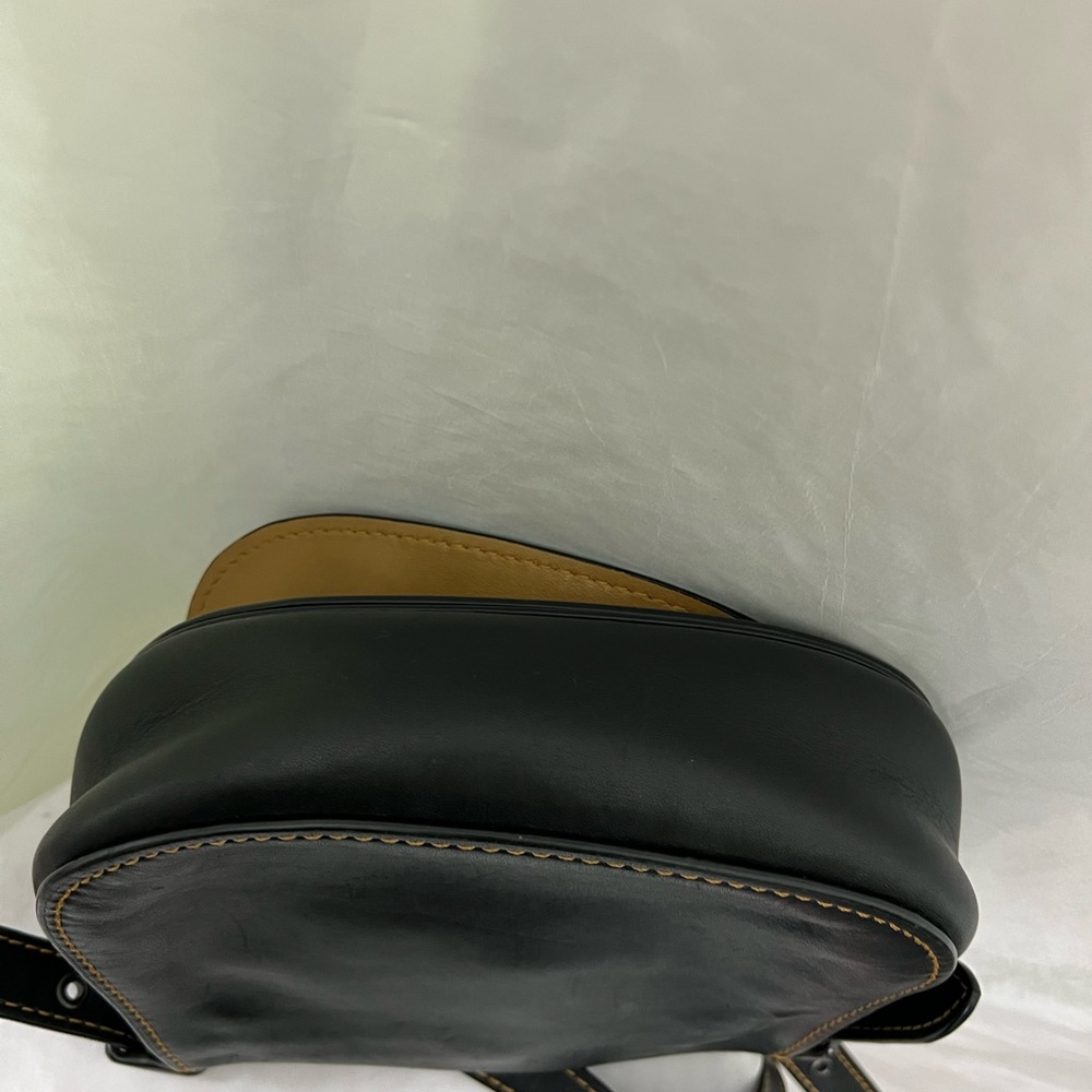 Classic Black Leather Saddle Crossbody Bag - Picture 5 of 12